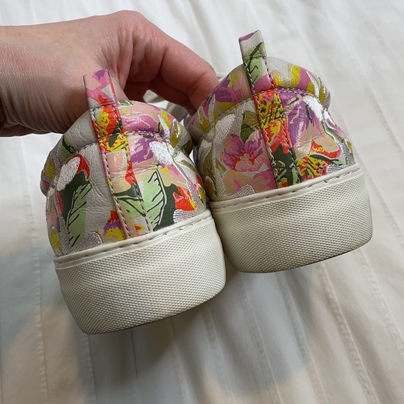 J/Slides floral embroidered chunky heel sneakers - Picture 6 of 9